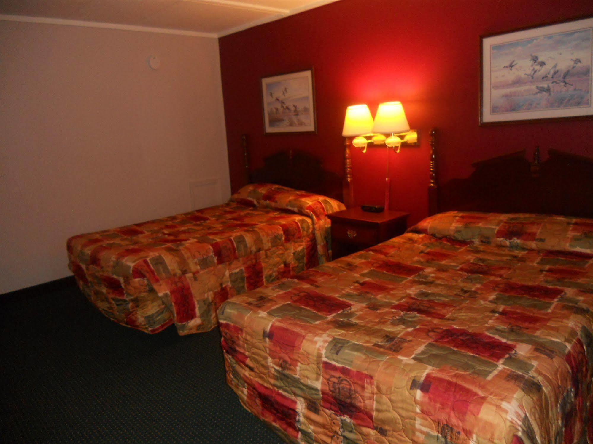 Rapids Inn & Suites Wisconsin Rapids Exteriér fotografie