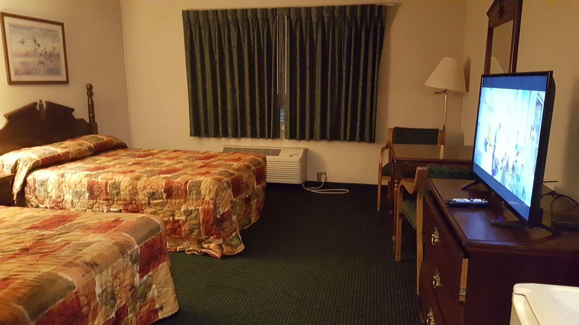 Rapids Inn & Suites Wisconsin Rapids Exteriér fotografie
