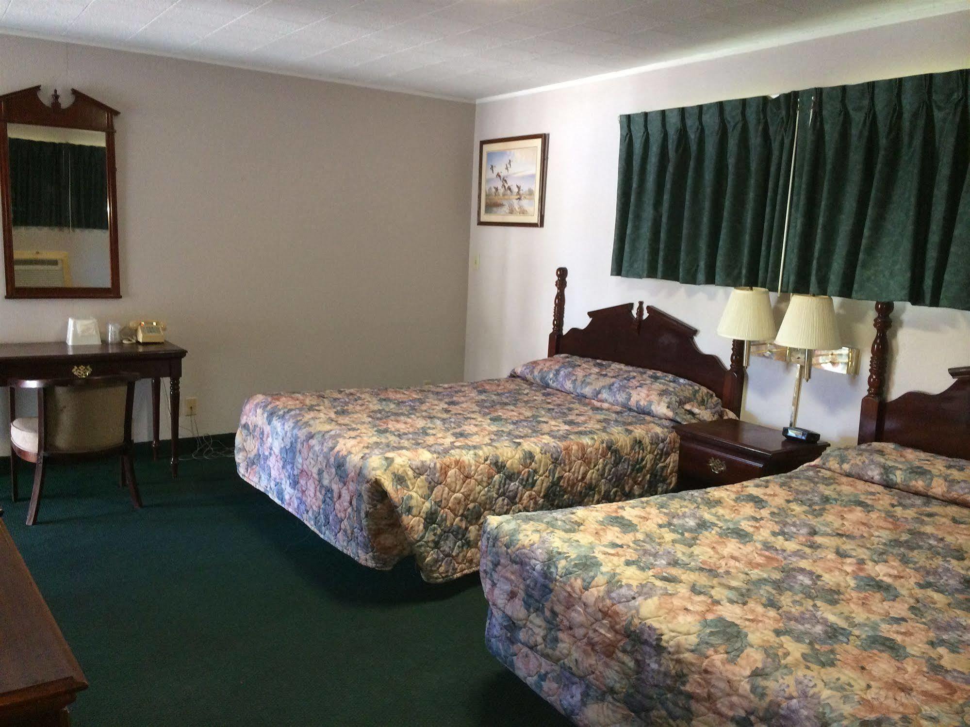 Rapids Inn & Suites Wisconsin Rapids Exteriér fotografie